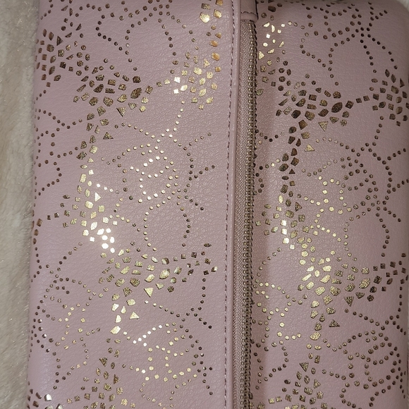 Miztique - Picture 2 of 9